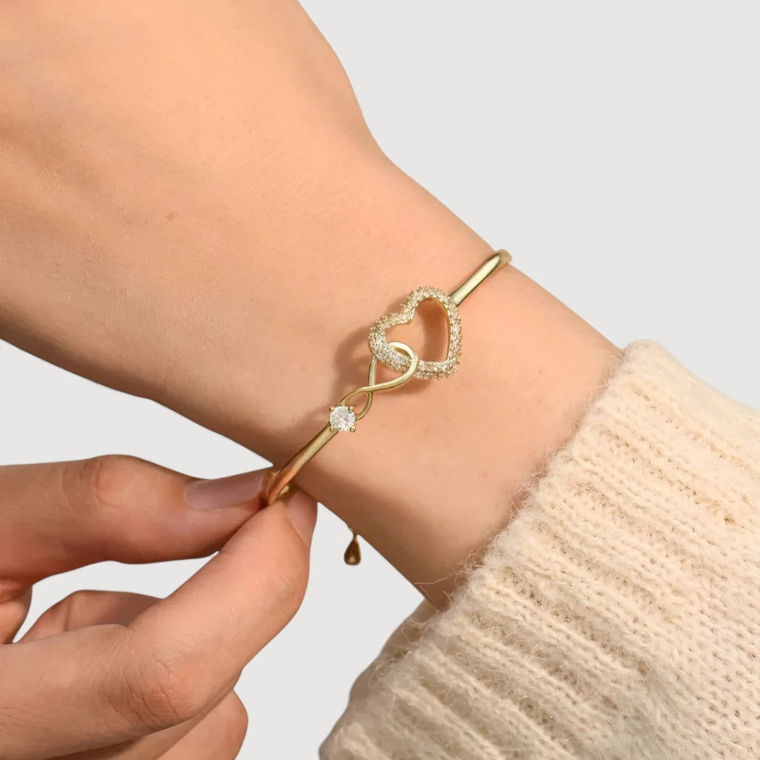 ARIEL – HEART KNOT BRACELET