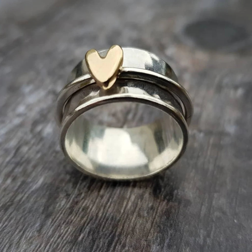 Lena vintage ring with gold heart