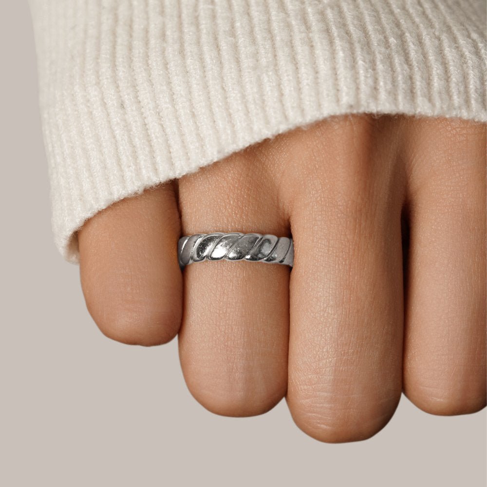 THALIA – TWISTED SILVER RING