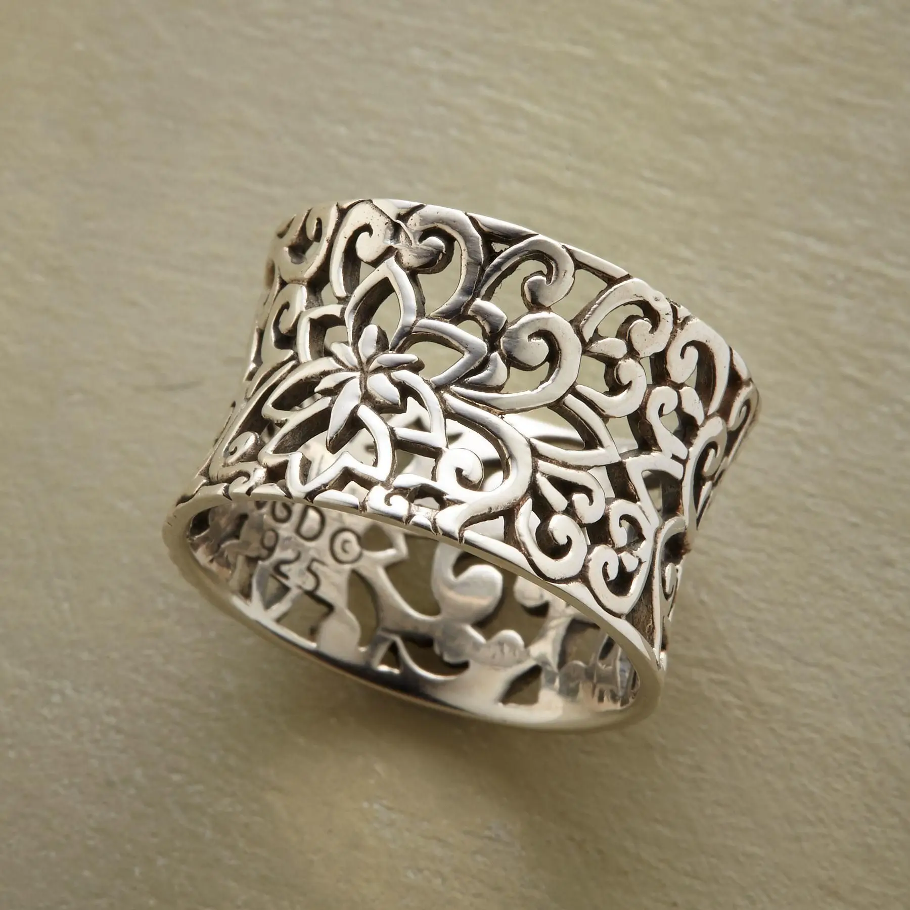 BONNIE – VINTAGE SILVER RING