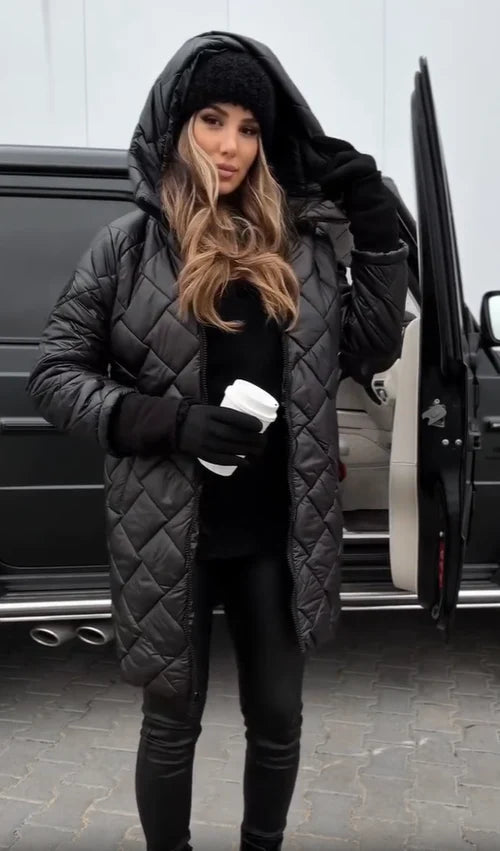 Bogna | Elegantní prošívaná péřová bunda s kapucí