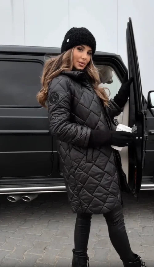 Bogna | Elegantní prošívaná péřová bunda s kapucí