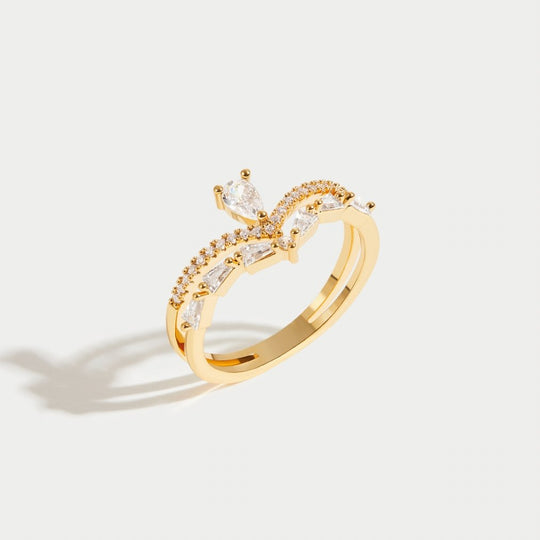 AURA – ELEGANT CRYSTAL RING
