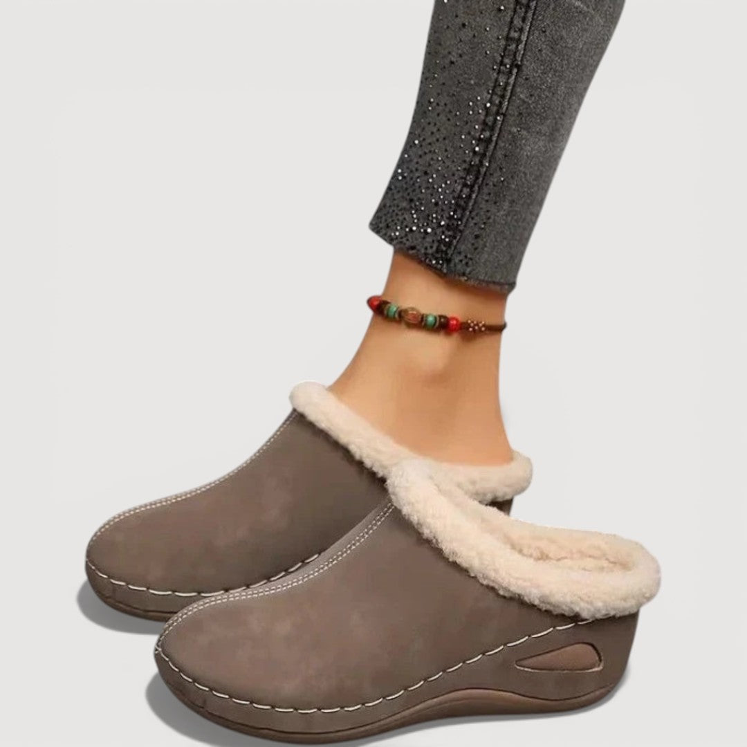 NOVI – COMFORT MULE SLIPPER