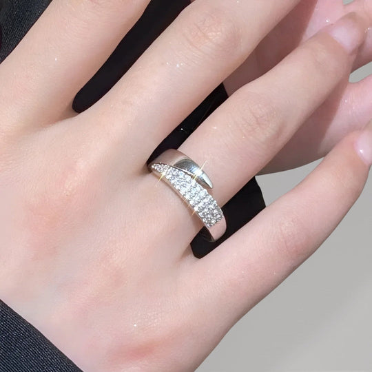 MARIE – ELEGANT PAVÉ RING