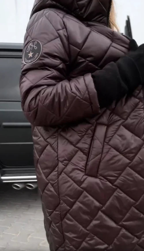 Bogna | Elegantní prošívaná péřová bunda s kapucí