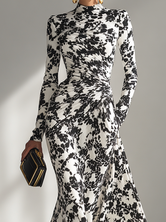 EMMA - Black And White Patterned Stretch Dress