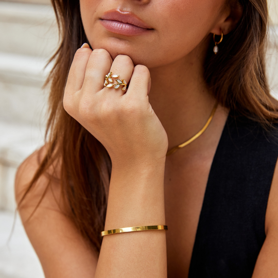 ELSWORTH – LEAFY GOLD RINGS