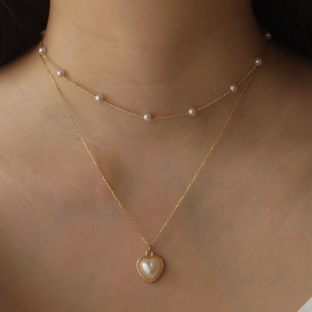 Viktorie – Zlatý náhrdelník s elegantním přívěskem.
