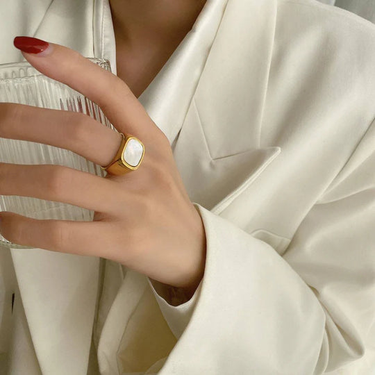 Opulence ring