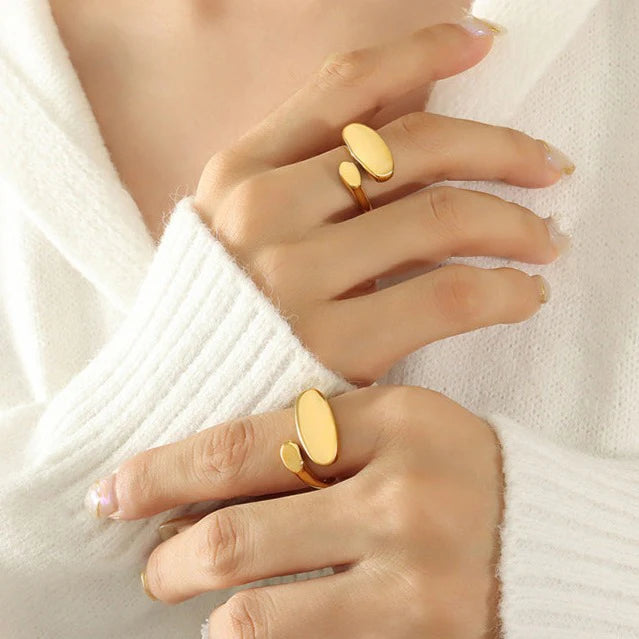 Odyssey minimalist gold ring