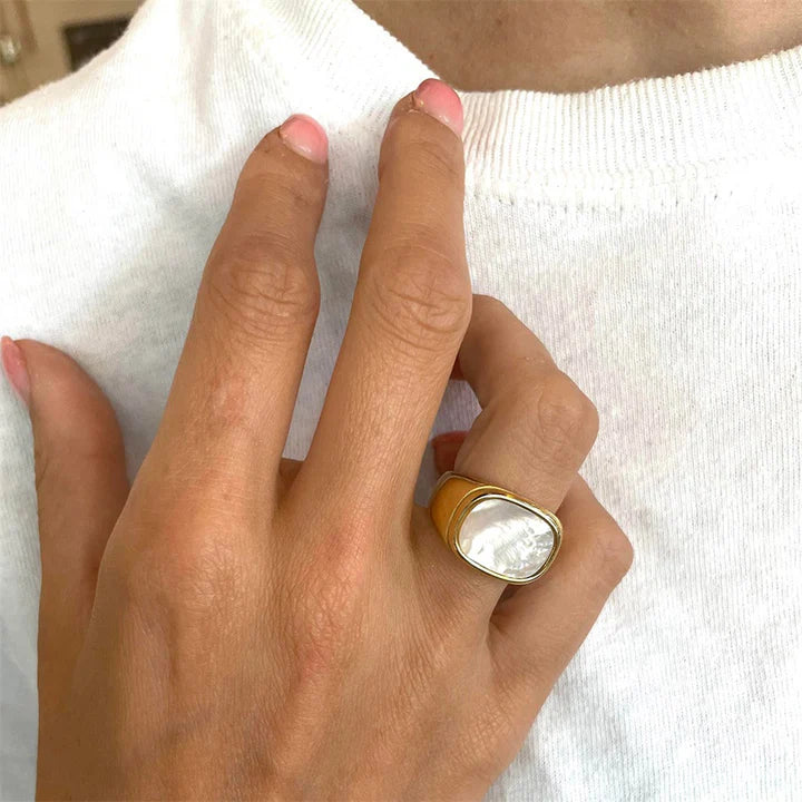 Opulence ring