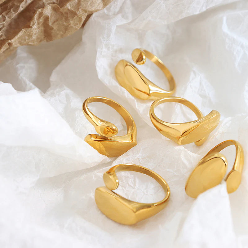 Odyssey minimalist gold ring