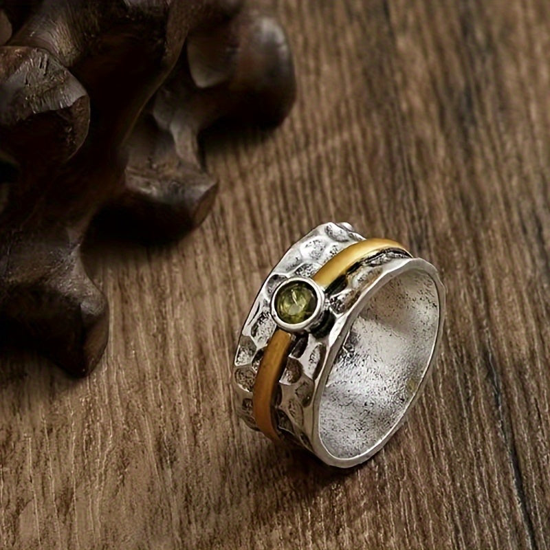 VERITY – ELEGANT GREEN RING