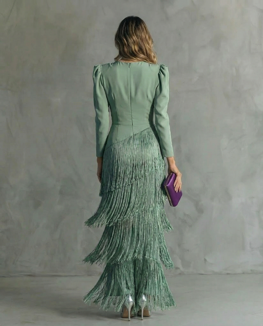 CLARA™ | Elegant midi dress with fringe sleeves