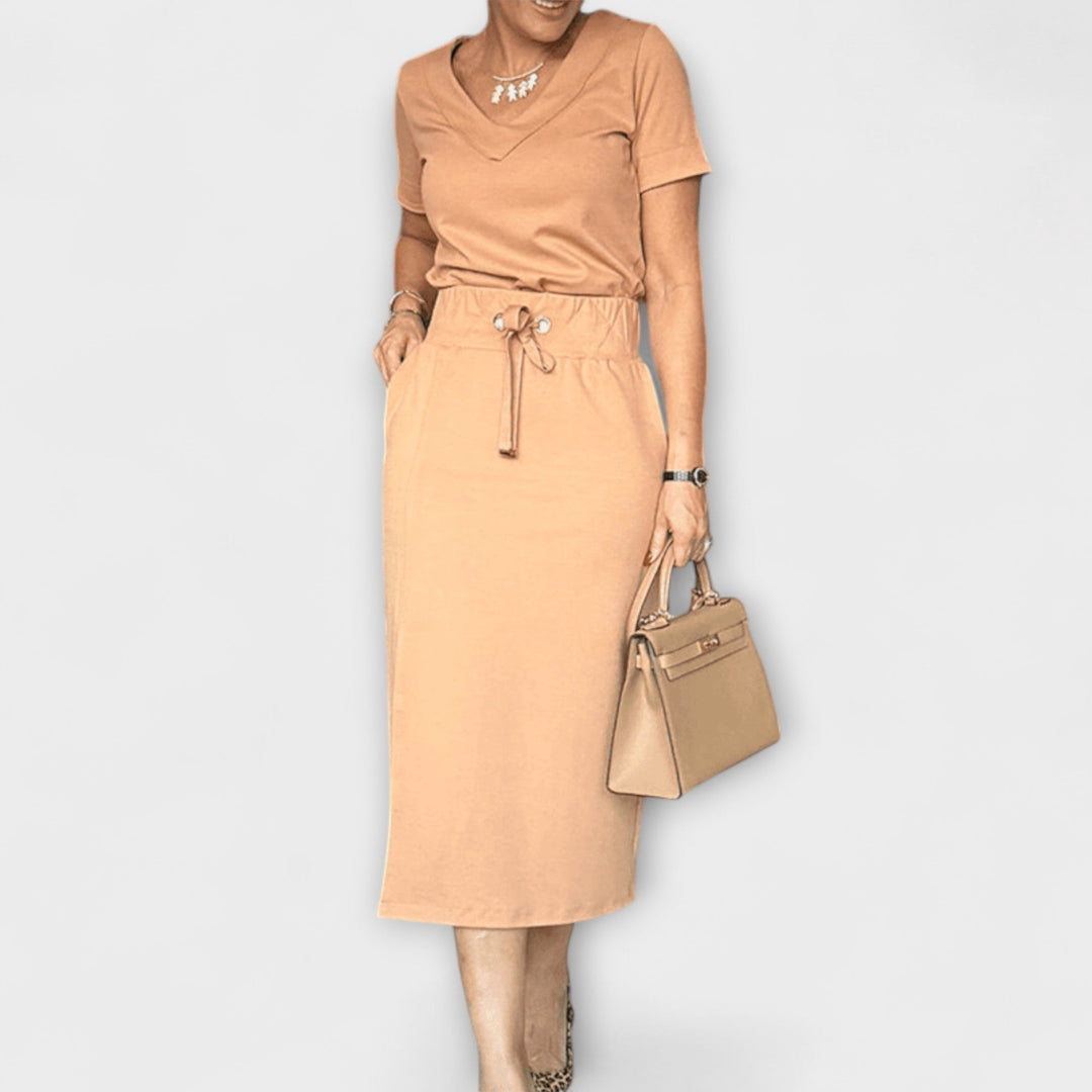 Danielle - Elegantní V-krční top s sukní